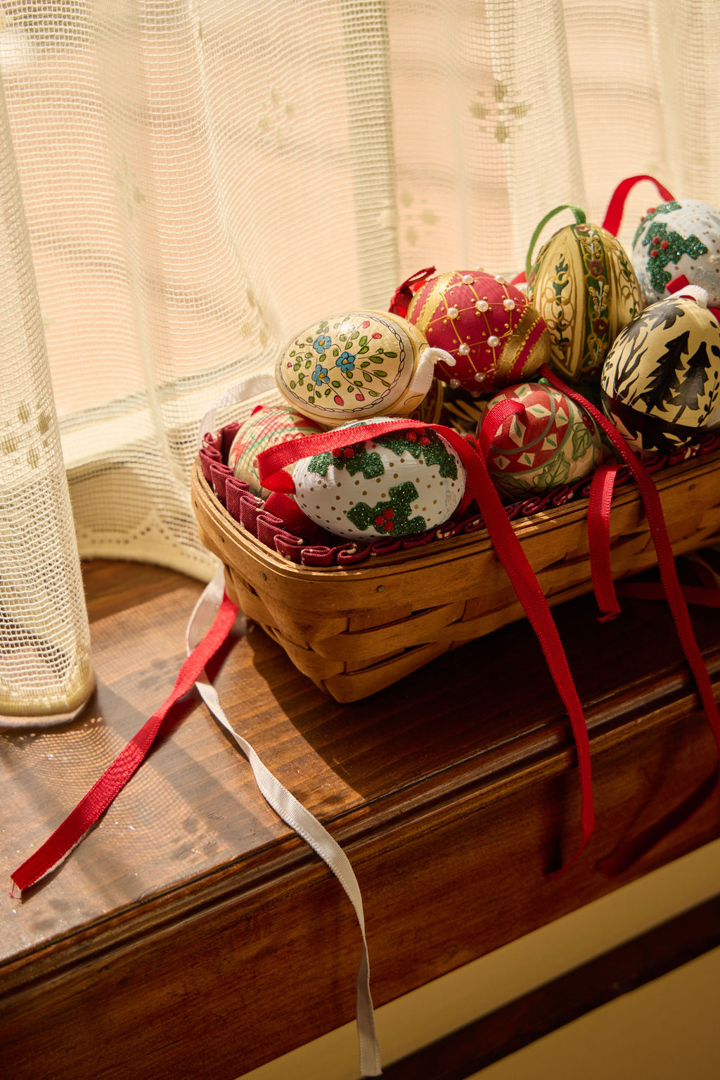 Red and Gold Trellis Egg Ornament