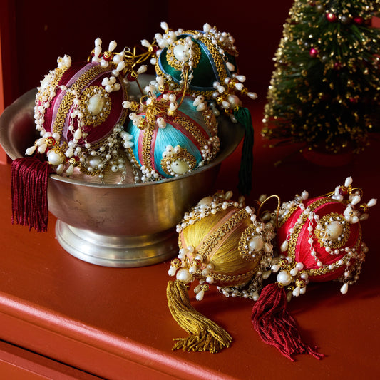 Pearled Swag Bauble Ornament