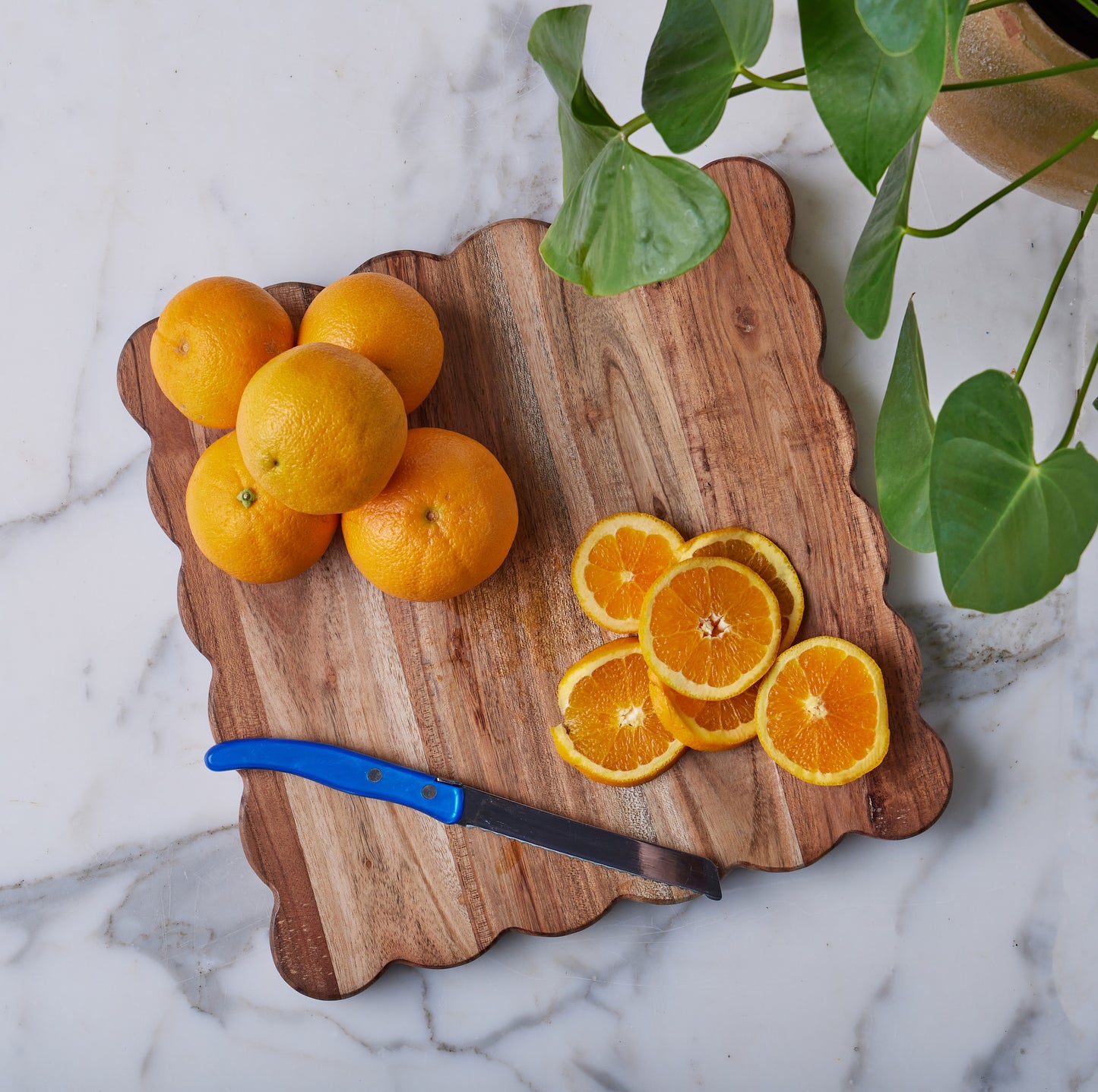 Square Scalloped Cutting Board