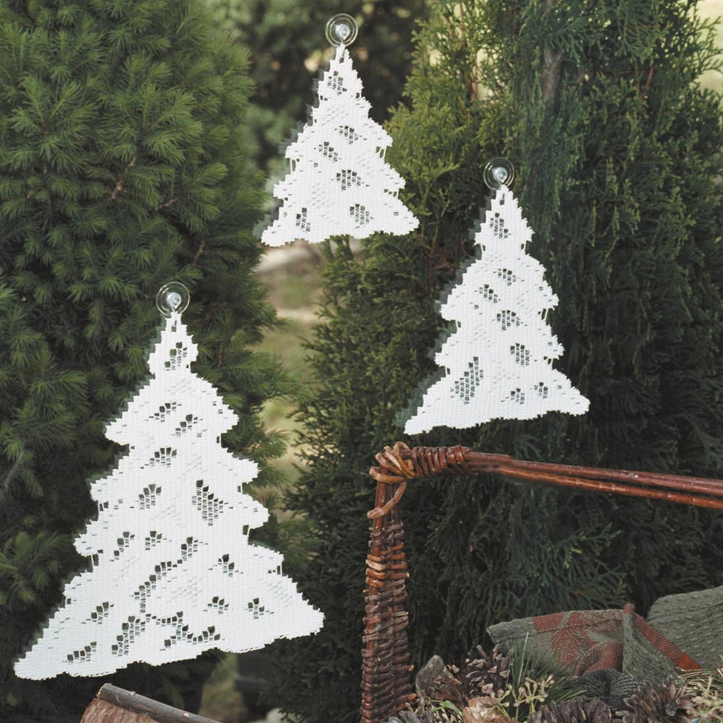 Lace Pine Tree Decor Set