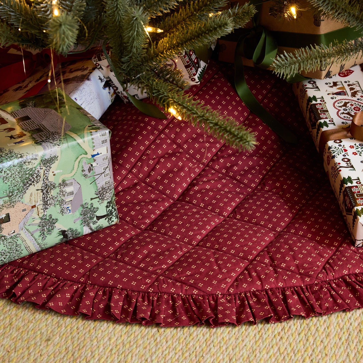 Country Diamond Ruffle Tree Skirt