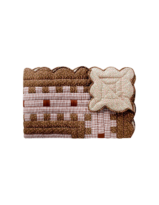 Chocolate Gingham Scalloped Quilt